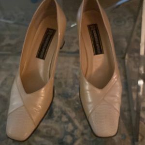 Roberto Capucci Womens Cream  Leather Block - size 9